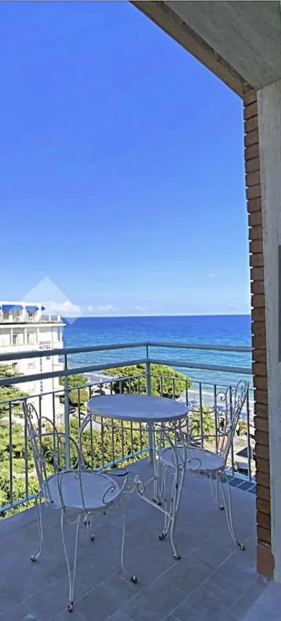 Residence Cristallo Alassio