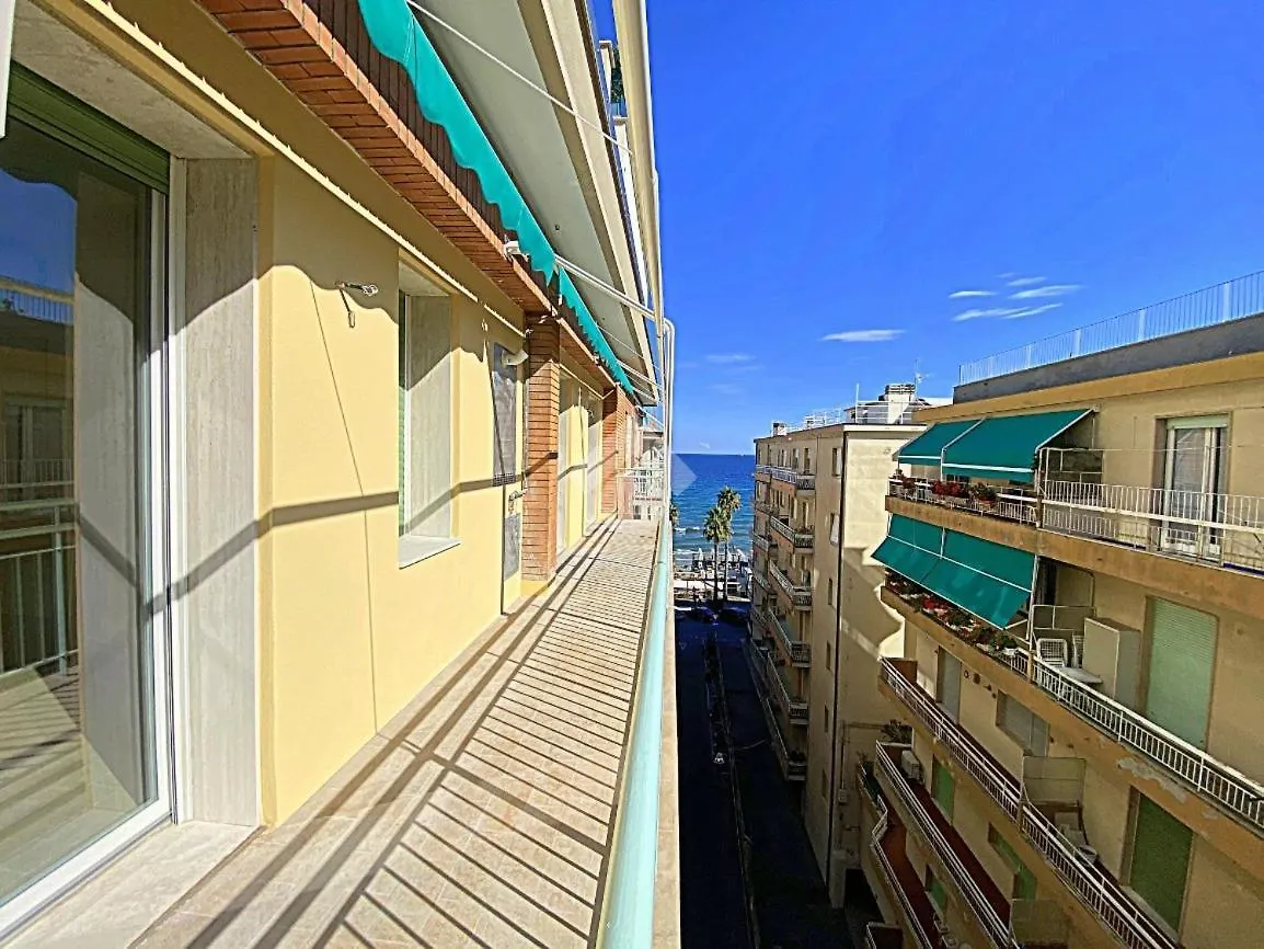 ** Aparthotel Residence Cristallo Alassio Italy